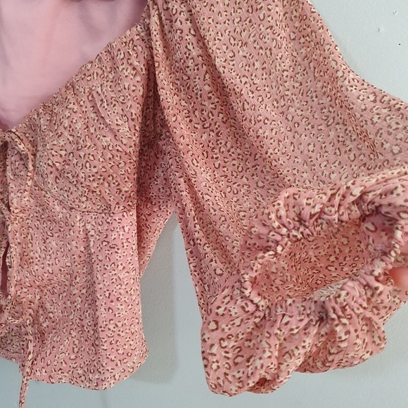 HERE COMES THE SUN Ribbon Ties‎ Crop Blouse Pink Leopard Print Women's Size S - Picture 8 of 13